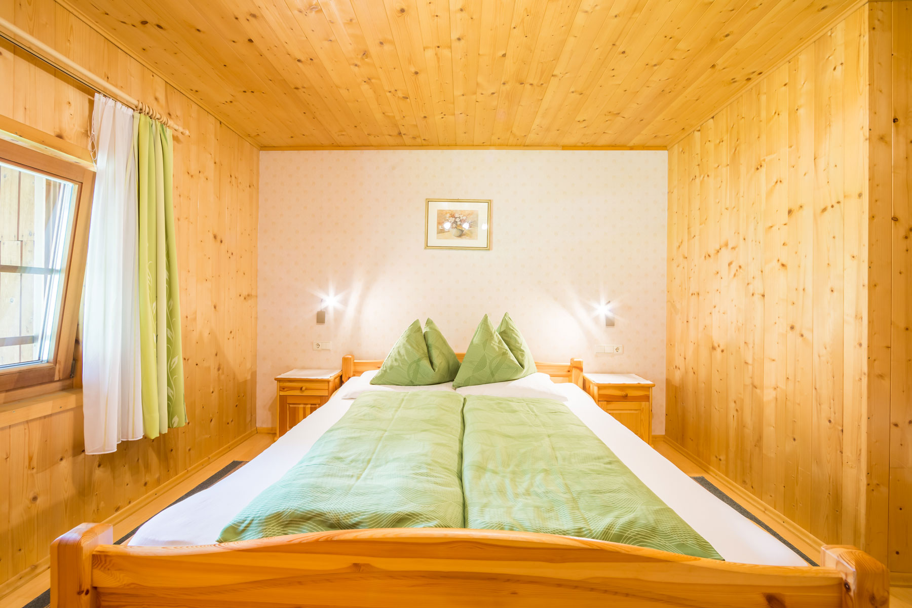 Schlafzimmer Ansicht 2 Hörneggile-Blick