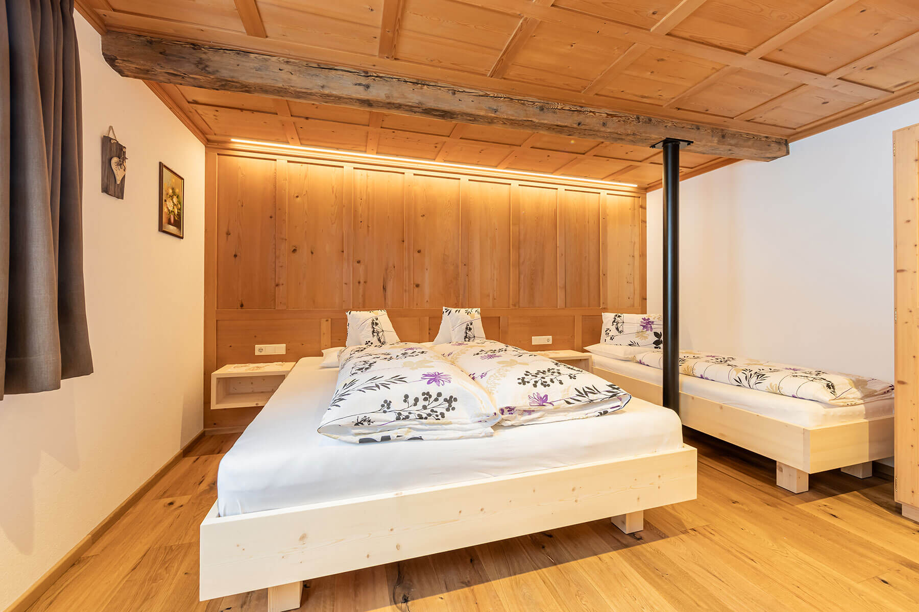 Massivholzmöbel im Schlafzimmer 